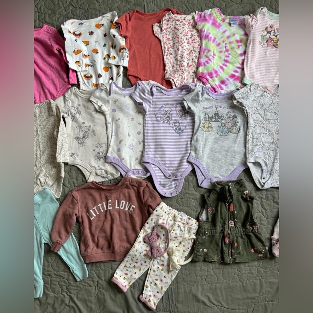 BIG SALE Lot of 22 Baby Girl Onesies Pjs vest Pants Shirts - Picture 3 of 4